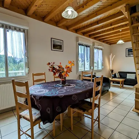 Confortable En Pleine Nature Avec Cheminee Et Acces Direct Aux Sentiers, Proche Et - Fr-1-589-124 *