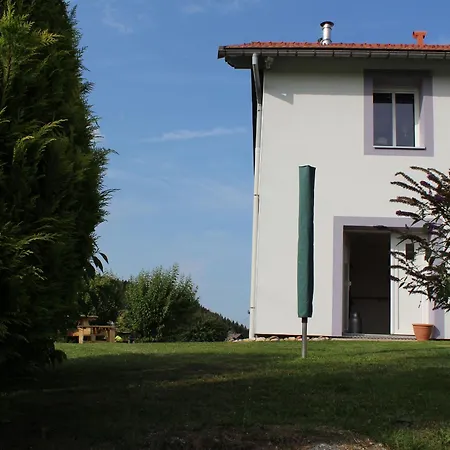 Confortable En Pleine Nature Avec Cheminée Et Accès Direct Aux Sentiers, Proche Et - Fr-1-589-124 *