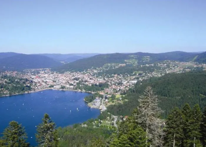 Confortable En Pleine Nature Avec Cheminee Et Acces Direct Aux Sentiers, Proche Et - Fr-1-589-124 *